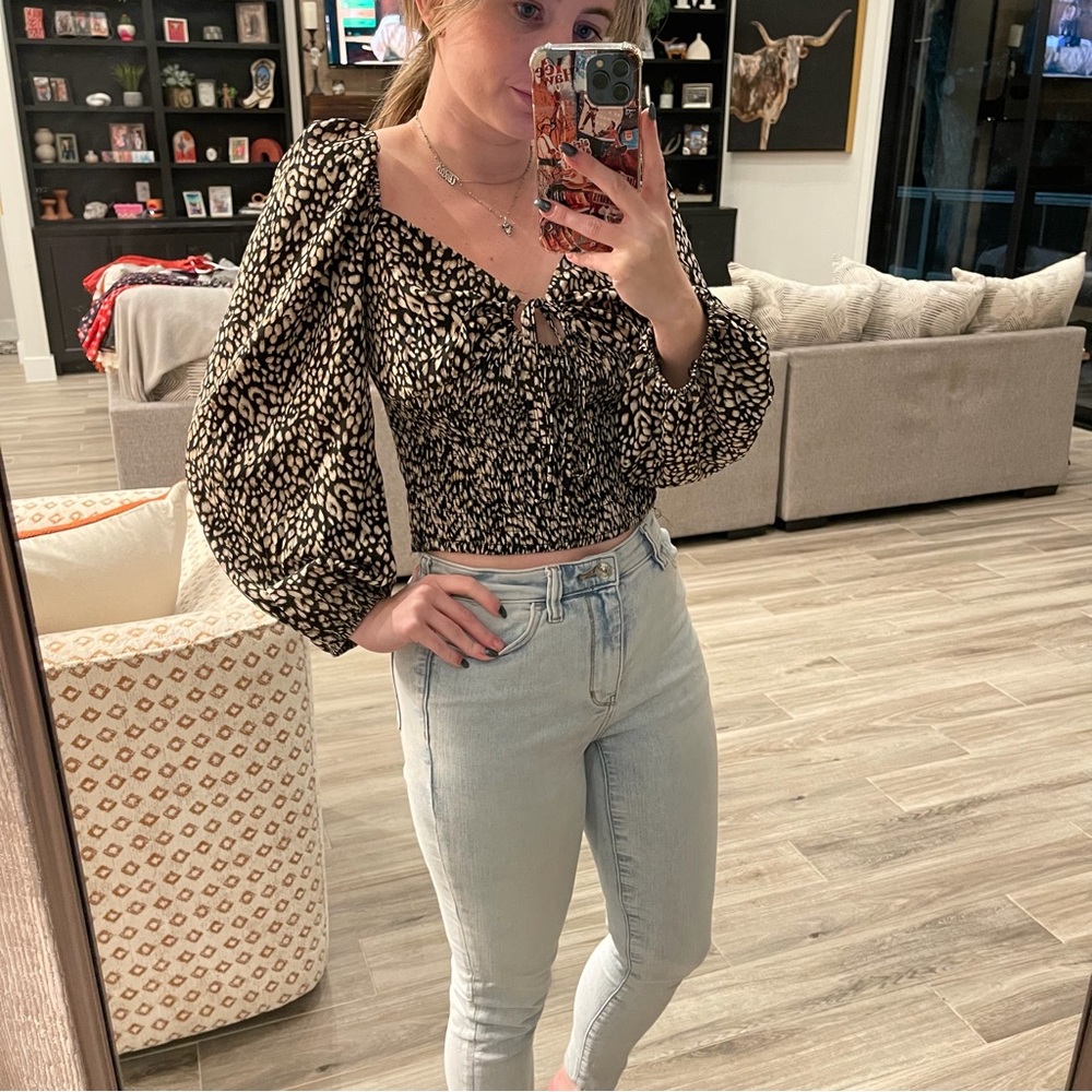Elegant Black and White Puff Sleeve Blouse